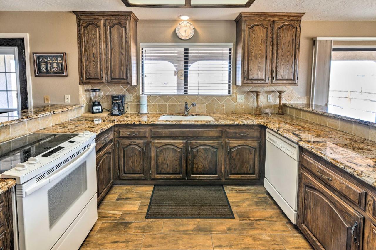 Bullhead City Home With Private Pool, Hot Tub And View ภายนอก รูปภาพ